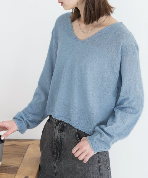 ad thie(アドティエ)の「畦編み・Vネック ショート丈シアープルオーバー(ニット/セーター・レディース・ブラック/ライトブルー/オフホワイト/ライトブラウン・FREE)」の13枚目の写真