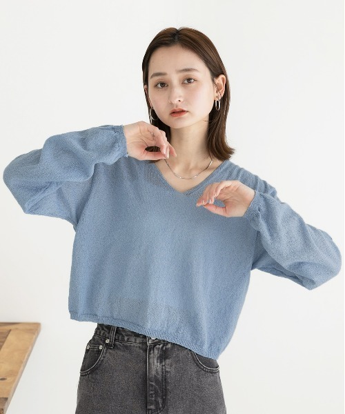 ad thie(アドティエ)の「畦編み・Vネック ショート丈シアープルオーバー(ニット/セーター・レディース・ブラック/ライトブルー/オフホワイト/ライトブラウン・FREE)」の14枚目の写真