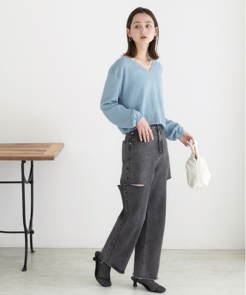 ad thie(アドティエ)の「畦編み・Vネック ショート丈シアープルオーバー(ニット/セーター・レディース・ブラック/ライトブルー/オフホワイト/ライトブラウン・FREE)」の15枚目の写真