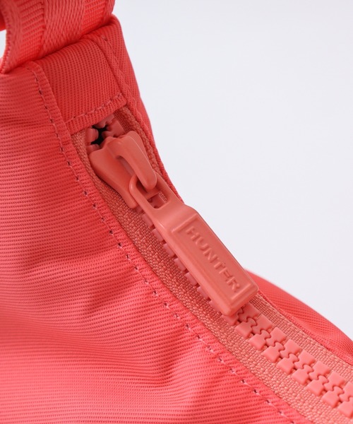 HUNTER（ハンター）の「HUNTER ナイロン ミニ ホーボー（ショルダーバッグ・レディース・オフホワイト/ブラック/オレンジ/グリーン・FREE）」の13枚目の写真