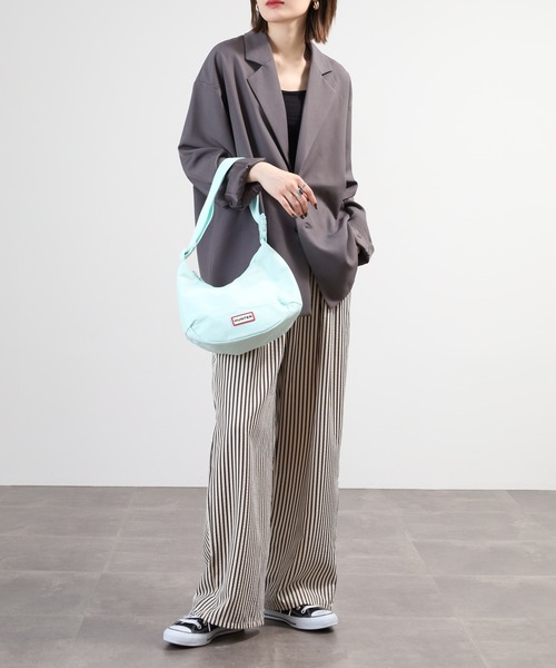 HUNTER（ハンター）の「HUNTER ナイロン ミニ ホーボー（ショルダーバッグ・レディース・オフホワイト/ブラック/オレンジ/グリーン/ピンク/ミント・FREE）」の22枚目の写真