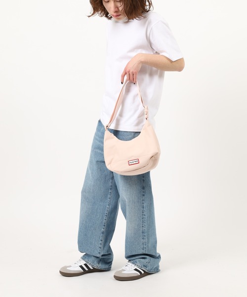 HUNTER（ハンター）の「HUNTER ナイロン ミニ ホーボー（ショルダーバッグ・レディース・オフホワイト/ブラック/オレンジ/グリーン/ピンク/ミント・FREE）」の11枚目の写真