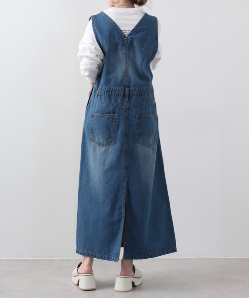 atONE(アットワン)の「atONE カシュクールデニムジャンスカ(ジャンパースカート・レディース・ワンウォッシュ/ブルー/ネイビー・L/3L/4L/LL/M)」の11枚目の写真