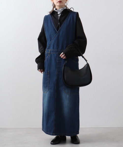 atONE(アットワン)の「atONE カシュクールデニムジャンスカ(ジャンパースカート・レディース・ワンウォッシュ/ブルー/ネイビー・L/3L/4L/LL/M)」の4枚目の写真