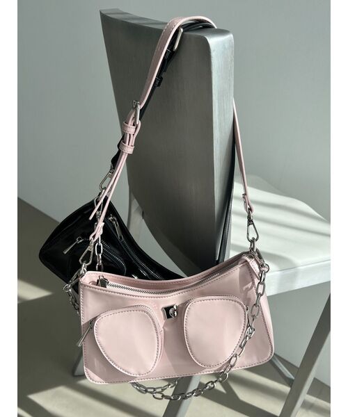 EMODA（エモダ）の「アウトポケットショルダーバッグ（ショルダーバッグ・レディース・ホワイト/ブラック/ピンク・FREE）」の3枚目の写真