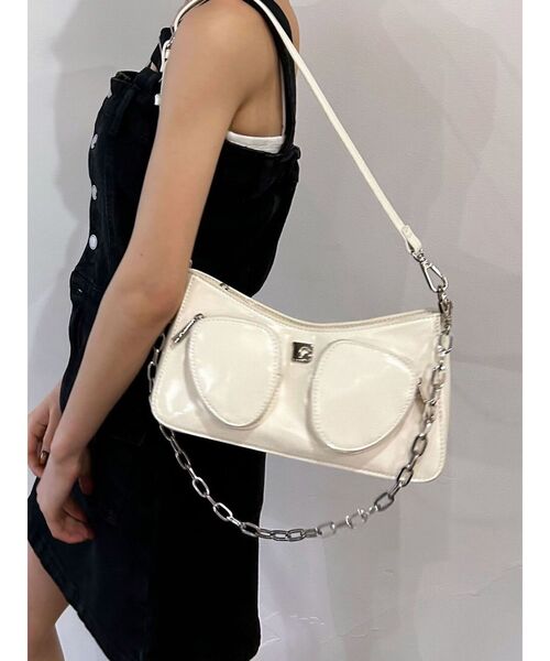 EMODA（エモダ）の「アウトポケットショルダーバッグ（ショルダーバッグ・レディース・ホワイト/ブラック/ピンク・FREE）」の9枚目の写真