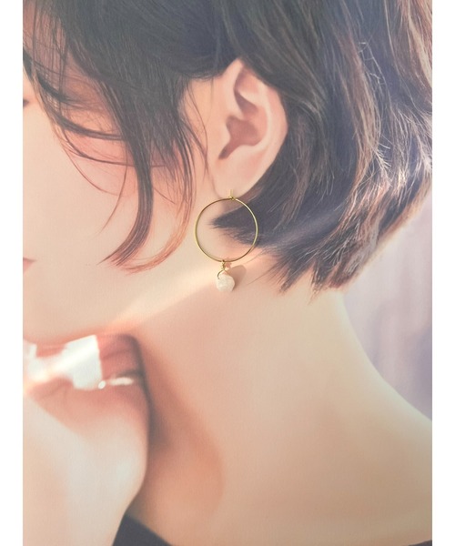 【洗練デザイン】Maison Kitsune 真鍮 フープピアス MAISON KITSUNE(メゾンキツネ) アクセサリー(レディース) - 海外