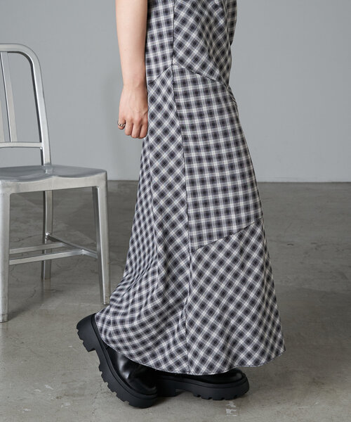 RAY CASSIN（レイカズン）の「チェックドロストキャミワンピース（ワンピース・レディース・ブラック/ブルー/グリーン・FREE）」の15枚目の写真