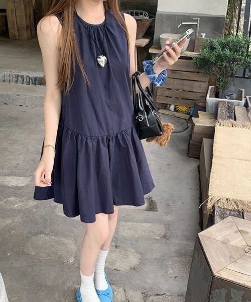 gossip！ロサンゼルス（ゴシップロサンゼルス）の「タンクトップオフバックゆったりミドル丈ワンピース（ワンピース・レディース・ネイビー・FREE）」の7枚目の写真