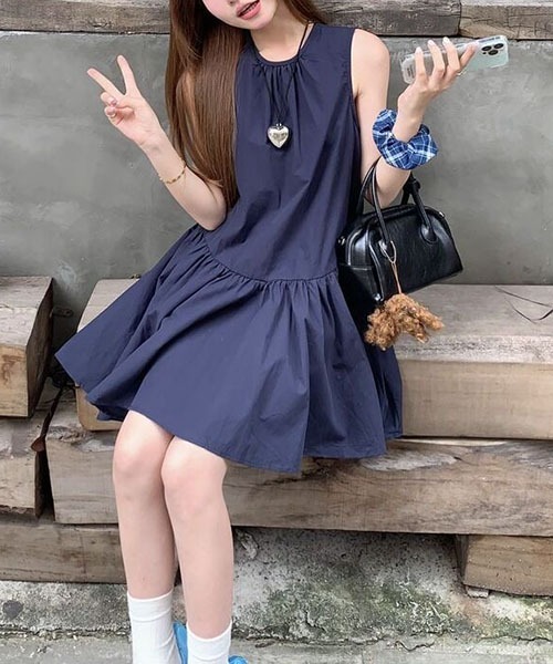 gossip！ロサンゼルス（ゴシップロサンゼルス）の「タンクトップオフバックゆったりミドル丈ワンピース（ワンピース・レディース・ネイビー・FREE）」の8枚目の写真