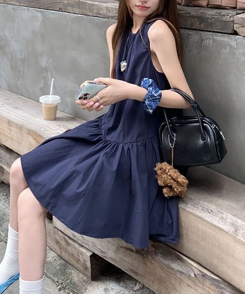 gossip！ロサンゼルス（ゴシップロサンゼルス）の「タンクトップオフバックゆったりミドル丈ワンピース（ワンピース・レディース・ネイビー・FREE）」の9枚目の写真