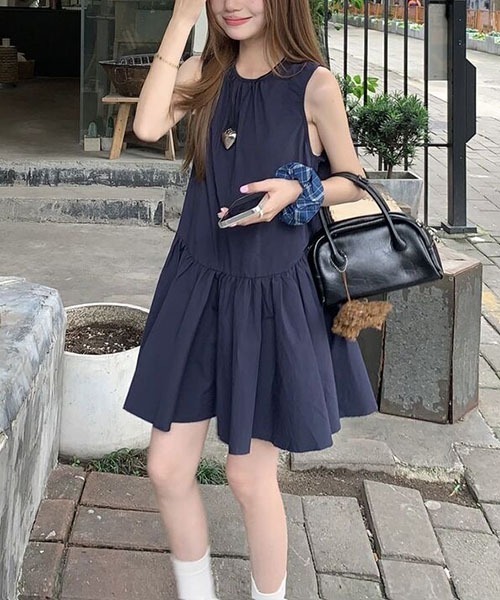 gossip！ロサンゼルス（ゴシップロサンゼルス）の「タンクトップオフバックゆったりミドル丈ワンピース（ワンピース・レディース・ネイビー・FREE）」の10枚目の写真