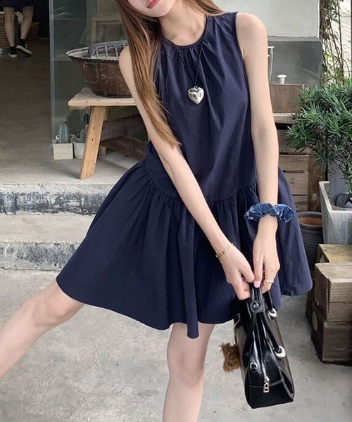 gossip！ロサンゼルス（ゴシップロサンゼルス）の「タンクトップオフバックゆったりミドル丈ワンピース（ワンピース・レディース・ネイビー・FREE）」の11枚目の写真