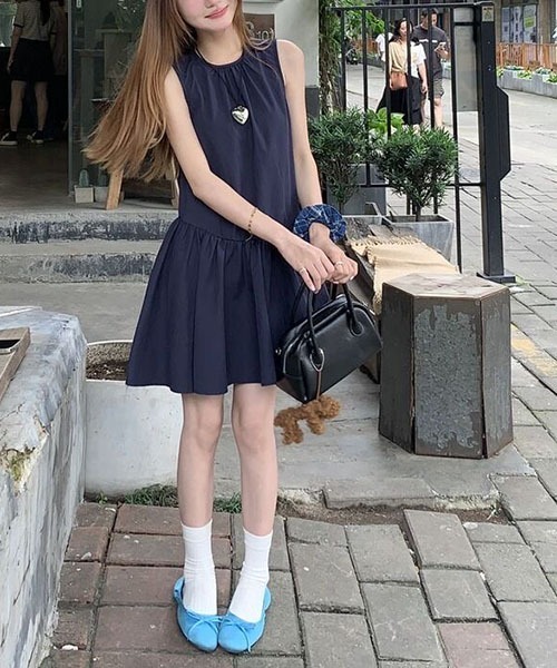 gossip！ロサンゼルス（ゴシップロサンゼルス）の「タンクトップオフバックゆったりミドル丈ワンピース（ワンピース・レディース・ネイビー・FREE）」の12枚目の写真