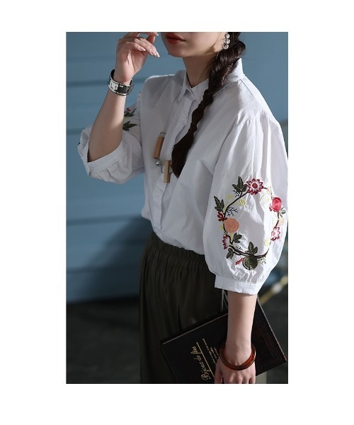 Sawa a la mode（サワアラモード）の「花柄刺繍ブラウス（シャツ/ブラウス・レディース・ホワイト・FREE）」の7枚目の写真