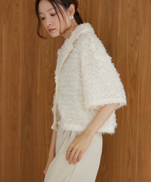 Bab（バブ）の「フリルジャガードシャツジャケット（テーラードジャケット・レディース・アイボリー/ブラック・M）」の4枚目の写真