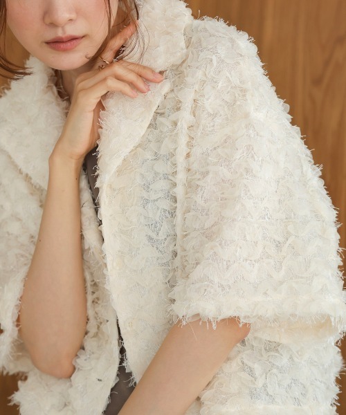 Bab（バブ）の「フリルジャガードシャツジャケット（テーラードジャケット・レディース・アイボリー/ブラック・M）」の6枚目の写真