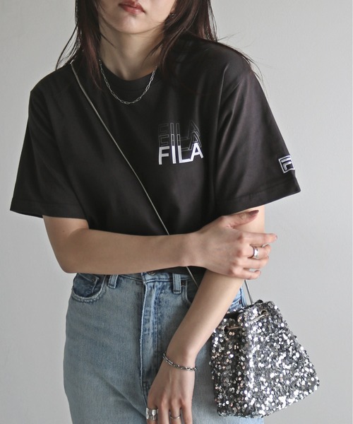 FILA（フィラ）の「ＦＩＬＡ３段ロゴバックプリントＴシャツ（Tシャツ/カットソー・レディース・スミクロ/ネイビー/ホワイト/ピンク/ブラック/オフホワイト/杢グレー・M/L/XL）」の4枚目の写真