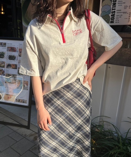 nemne store(ネンネストア)の「《低身長サイズあり》配色ハーフジップポロTシャツ(Tシャツ/カットソー・レディース・オートミール/ネイビー/レッド・SMALL/MEDIUM)」の2枚目の写真