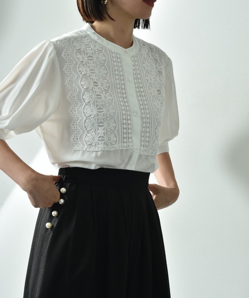 INTERPLANET(インタープラネット)の「デシン*レース5分袖ブラウス(シャツ/ブラウス・レディース・オフホワイト/グレイッシュベージュ/ブラック・FREE)」の5枚目の写真