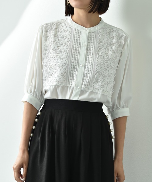 INTERPLANET(インタープラネット)の「デシン*レース5分袖ブラウス(シャツ/ブラウス・レディース・オフホワイト/グレイッシュベージュ/ブラック・FREE)」の8枚目の写真