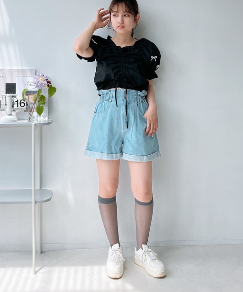 AS KNOW AS plus（アズノゥアズプラス）の「◎シャーリングギャザーちりばめリボン5分袖ブラウス（シャツ/ブラウス・レディース・ブラック/ブルー/オフホワイト・FREE）」の16枚目の写真