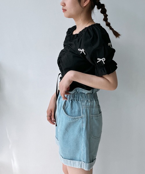 AS KNOW AS plus（アズノゥアズプラス）の「◎シャーリングギャザーちりばめリボン5分袖ブラウス（シャツ/ブラウス・レディース・ブラック/ブルー/オフホワイト・FREE）」の22枚目の写真