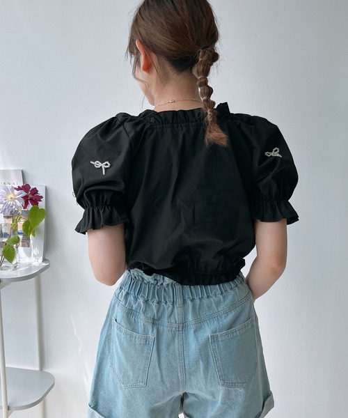 AS KNOW AS plus（アズノゥアズプラス）の「◎シャーリングギャザーちりばめリボン5分袖ブラウス（シャツ/ブラウス・レディース・ブラック/ブルー/オフホワイト・FREE）」の21枚目の写真