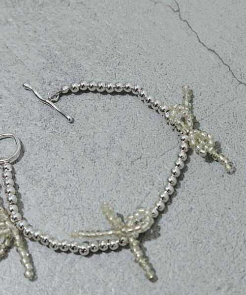 SMELLY(スメリー)の「メタルビーズリボンマンテルブレスレット(ブレスレット・レディース・シルバー・-)」の2枚目の写真