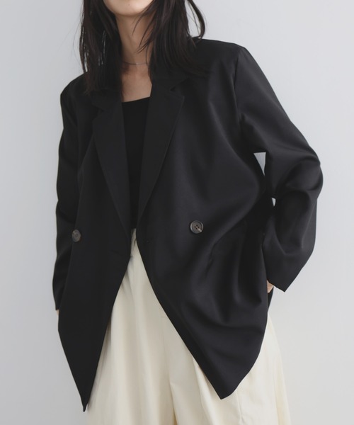 LIAN（リアン）の「ダブルテーラードジャケット（テーラードジャケット・レディース・グレイッシュベージュ/ブラック/グレー・FREE）」の2枚目の写真
