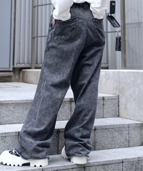 INTER FACTORY(インターファクトリー)の「しの - Vintage Like Chemical Wash Fringe Denim Slacks / ヴィンテージライクケミカルウォッシュフリンジデニムスラックス made in INTER FACTORY(スラックス・メンズ・ブラック/ブルー・SMALL/MEDIUM/LARGE)」の5枚目の写真
