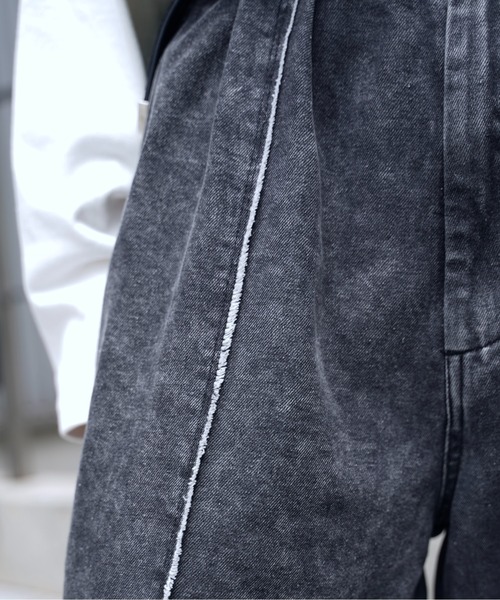 INTER FACTORY(インターファクトリー)の「しの - Vintage Like Chemical Wash Fringe Denim Slacks / ヴィンテージライクケミカルウォッシュフリンジデニムスラックス made in INTER FACTORY(スラックス・メンズ・ブラック/ブルー・SMALL/MEDIUM/LARGE)」の13枚目の写真