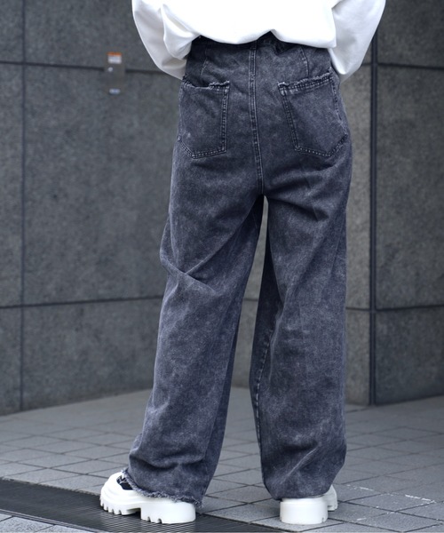 INTER FACTORY(インターファクトリー)の「しの - Vintage Like Chemical Wash Fringe Denim Slacks / ヴィンテージライクケミカルウォッシュフリンジデニムスラックス made in INTER FACTORY(スラックス・メンズ・ブラック/ブルー・SMALL/MEDIUM/LARGE)」の9枚目の写真