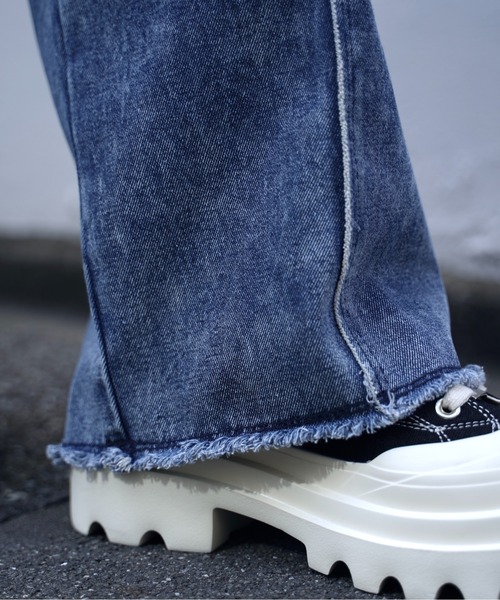 INTER FACTORY(インターファクトリー)の「しの - Vintage Like Chemical Wash Fringe Denim Slacks / ヴィンテージライクケミカルウォッシュフリンジデニムスラックス made in INTER FACTORY(スラックス・メンズ・ブラック/ブルー・SMALL/MEDIUM/LARGE)」の20枚目の写真