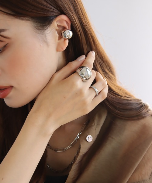 abaskdesign（アバスクデザイン）の「金属アレルギー対応 ボリュームインパクトリング（リング・レディース・ゴールド/シルバー・15号/13号/18号）」の4枚目の写真