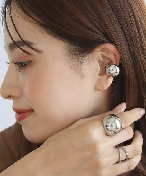 abaskdesign（アバスクデザイン）の「金属アレルギー対応 ボリュームインパクトリング（リング・レディース・ゴールド/シルバー・15号/13号/18号）」の5枚目の写真