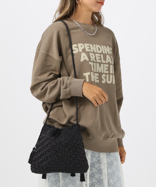 BAYFLOW(ベイフロー)の「ラメアミ巾着ショルダー(ショルダーバッグ・レディース・ブラック/シルバー・FREE)」の1枚目の写真