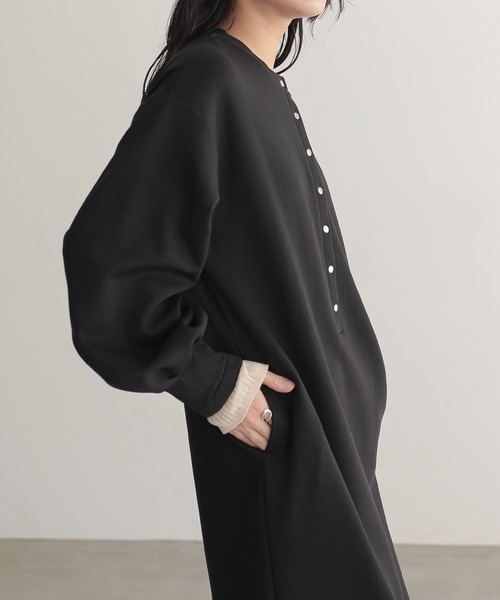 for/c（フォーシー）の「[低身長/高身長向けサイズ有]ヘンリーネックダンボールワンピース【サスティナブル】（ワンピース・レディース・ネイビー/ブラック・L/M/MP/TM）」の13枚目の写真