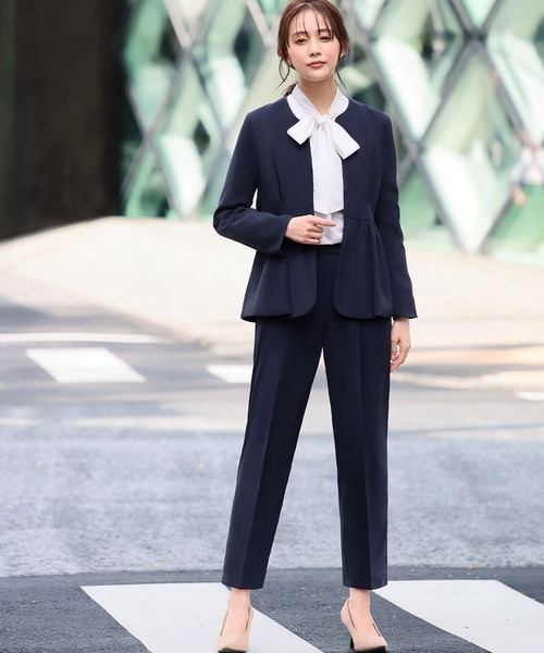黒 パンツスーツ ボウタイ付き 3つボタン 女の子用 セール】【3点セット】ペプラムノーカラージャケット・ボウタイ