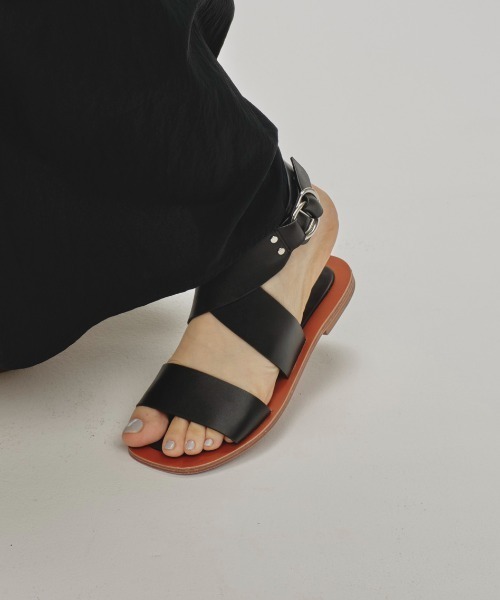 TODAYFUL（トゥデイフル）の「Flat Belt Sandals（サンダル・レディース・キナリ/ブラック・36inch/37inch/38inch）」の8枚目の写真
