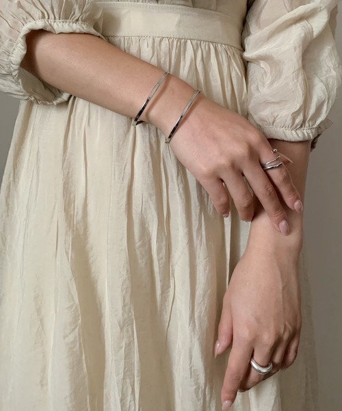 ciite'（シーテ）の「ダブルラインバングル（バングル/リストバンド・レディース・シルバー/ゴールド・FREE）」の13枚目の写真