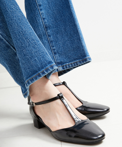 B.C STOCK（ベーセーストック）の「パテントTストラップヒール（パンプス・レディース・ブラック/ブラウン・SMALL/MEDIUM/LARGE）」の5枚目の写真