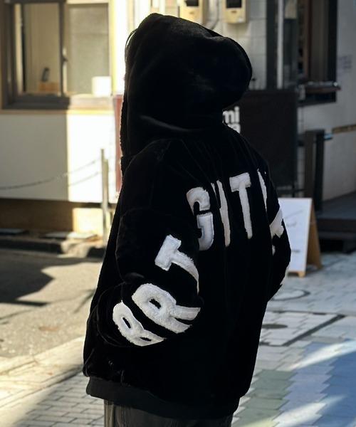 NOBLE PRODUCT(ノーブルプロダクツ)の「【NOBLE PRODUCT】BIGロゴ ファーフードジャケット(その他アウター・メンズ・チャコールグレー/ブラック/ホワイト・M/XL/L)」の16枚目の写真