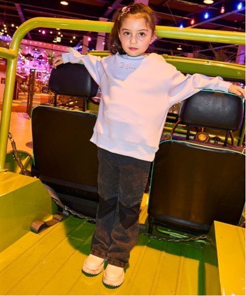 X-girl Stages(エックスガールステージス)の「ひざハート切替フレアデニムパンツ(デニムパンツ・キッズ・ブルー/ブラック・140cm/130cm/120cm/110cm/100cm/90cm/80cm)」の2枚目の写真