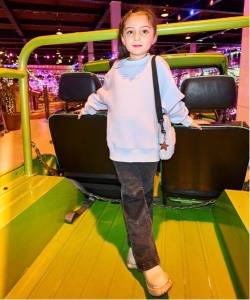 X-girl Stages(エックスガールステージス)の「ひざハート切替フレアデニムパンツ(デニムパンツ・キッズ・ブルー/ブラック・140cm/130cm/120cm/110cm/100cm/90cm/80cm)」の5枚目の写真