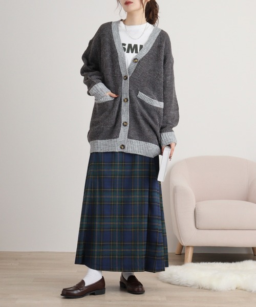 atONE（アットワン）の「コンビネーションカラーVネックカーディガン（カーディガン/ボレロ・レディース・チャコールグレー/ブラック/ライトグレー・4L～5L/LL～3L/M-L）」の11枚目の写真