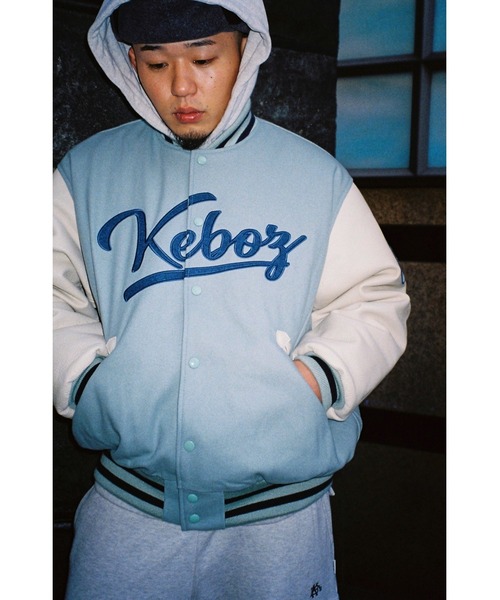 KEBOZ（ケボズ）の「MELTON & LEATHER VARSITY JACKET（スタジャン・メンズ・ブラウン/ブラック/ブルーグレー・M/L/XL）」の13枚目の写真