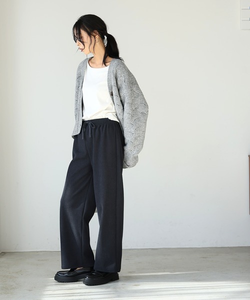 itto...(イット)の「まるで穿く毛布!コーディロイ風あったか裏ベロアパンツ(スウェットパンツ・レディース・チャコール/ブラック・FREE)」の6枚目の写真