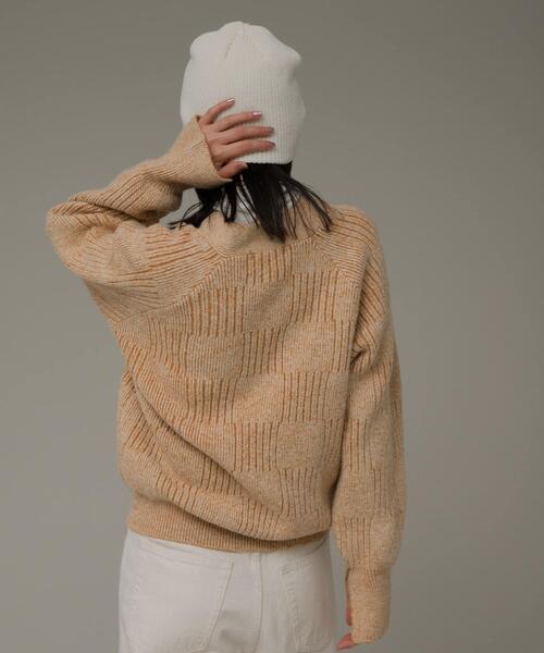 URBAN RESEARCH Sonny Label(アーバンリサーチサニーレーベル)の「Vネック配色スクエアパターンニット(ニット/セーター・レディース・ホワイト系その他/ベージュ系その他/ブルー系その他・FREE)」の13枚目の写真