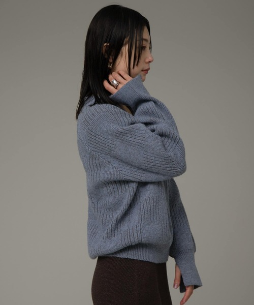 URBAN RESEARCH Sonny Label（アーバンリサーチサニーレーベル）の「Vネック配色スクエアパターンニット（ニット/セーター・レディース・ホワイト系その他/ベージュ系その他/ブルー系その他・FREE）」の22枚目の写真